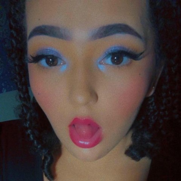 Meet your Posher, Olivia - Picture 1 of 1